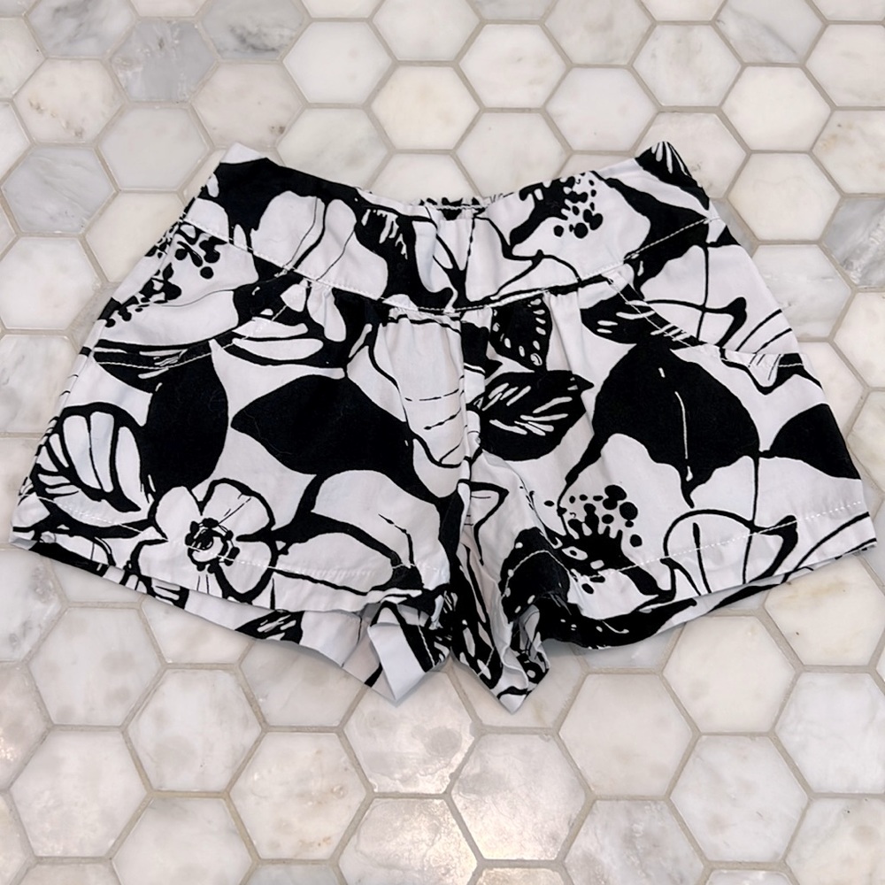 Gymboree Floral Black & White Elastic Waist Girls Shorts Size 5